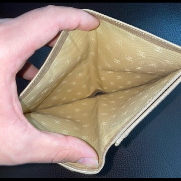 CHANEL CREAM LONG CC CAVIAR FLAP WALLET - Picture 8 of 14